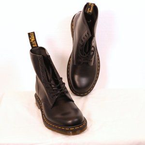 Dr Martens Air wair Bounce Soles Boots Black 9M Men 10M Women